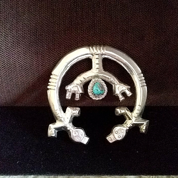 Native American Turquoise Naja Brooch or Pendant - Picture 2 of 4